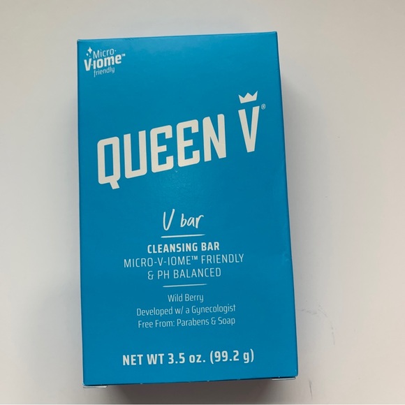 Queen V Cleansing Bar Wild Berry pH Balanced Feminine Soap - Picture 7 of 8
